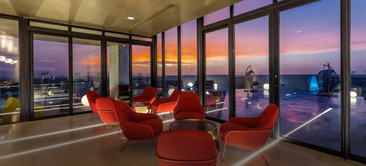 Adamant Mérida amenidades dinner-room