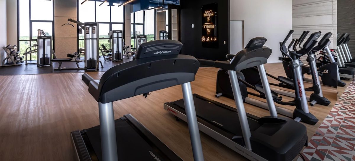 Adamant Mérida amenidades gym