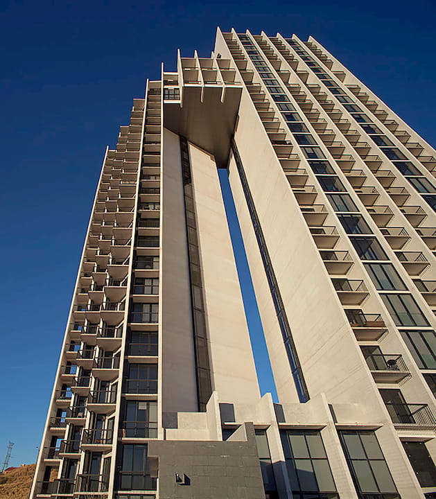 Adamant Querétaro Exteriores